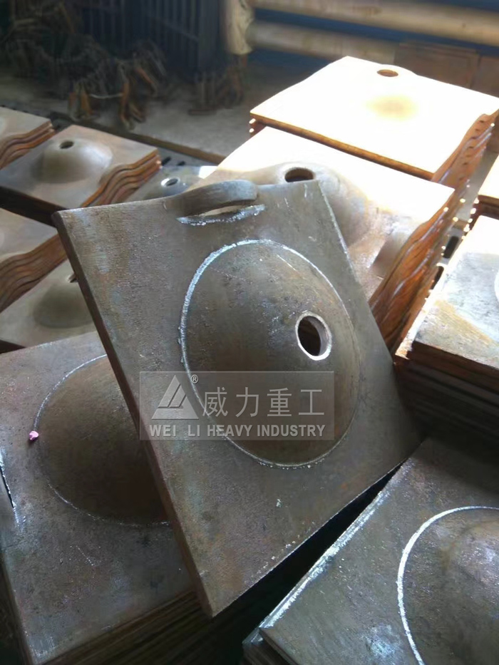 四柱液壓機(jī)壓制托盤成品
